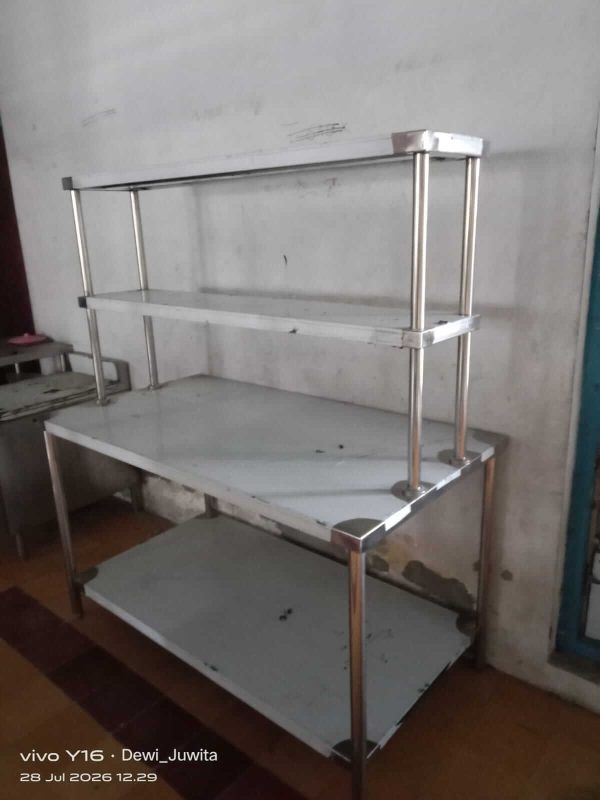 Meja Kerja W1 (Undershelf + Rak Atas)