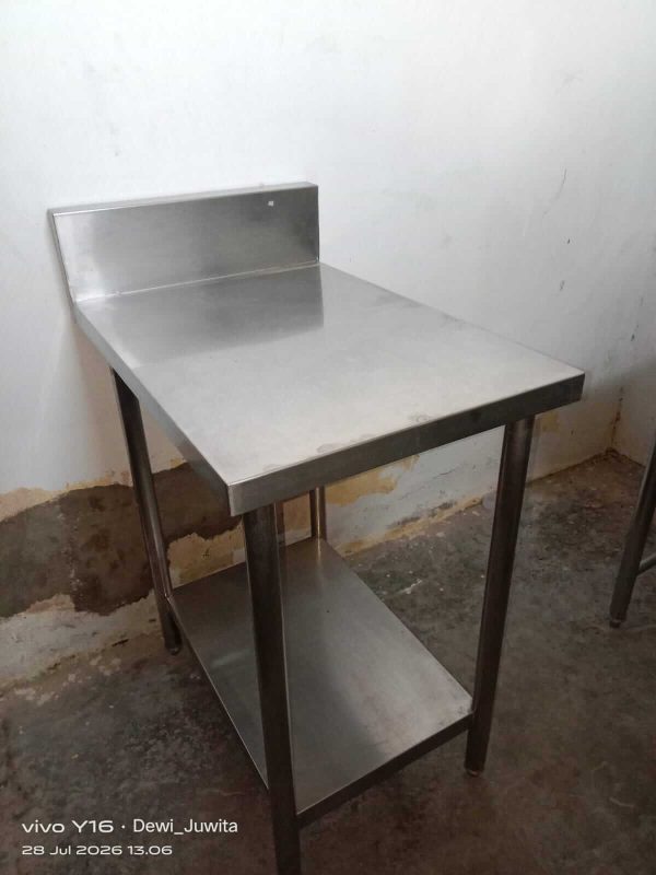 Meja Kerja Stainless 2 Rak Bawah